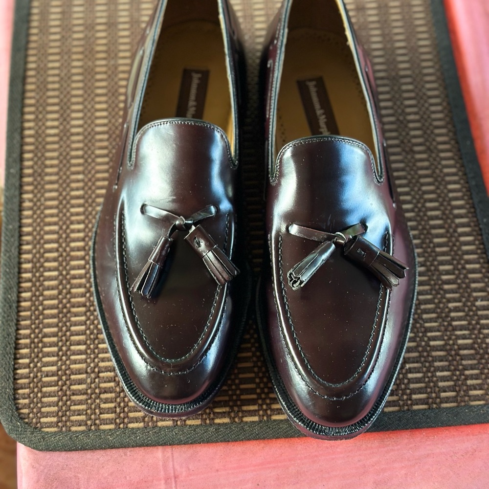 Johnston & Murphy Rich Brown Leather Tassel Loafers - Picture 2 of 8